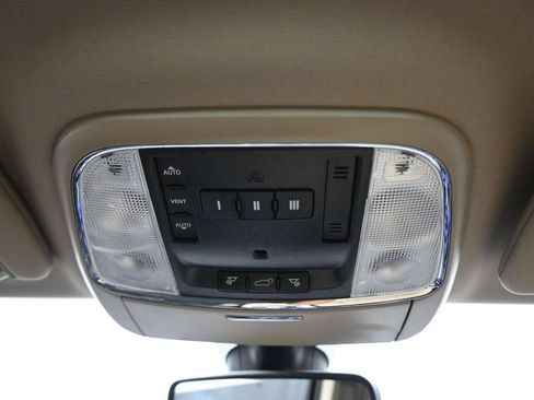 Used 2019 Jeep Grand Cherokee Limited AWD/4WD image 26