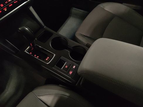 Used 2019 Subaru Outback 3.6R Limited image 26