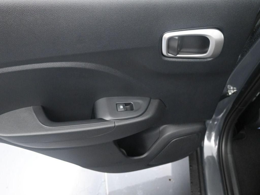 New 2026 Hyundai Venue SE FWD image 30