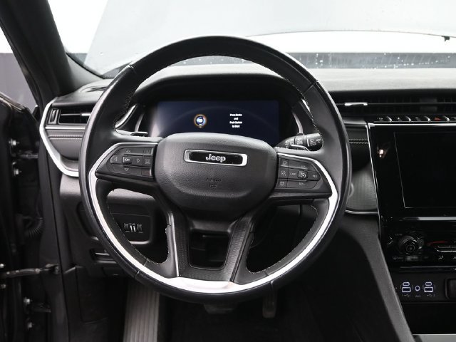 Used 2024 Jeep Grand Cherokee Laredo AWD/4WD image 27