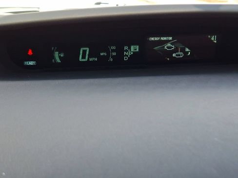 Used 2015 Toyota Prius Three w/ Solar Roof Package FWD image 18