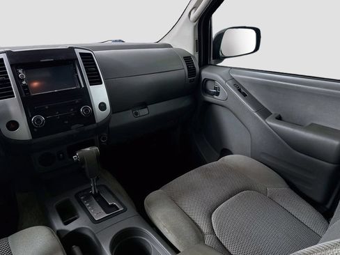 Used 2016 Nissan Frontier SV RWD image 21