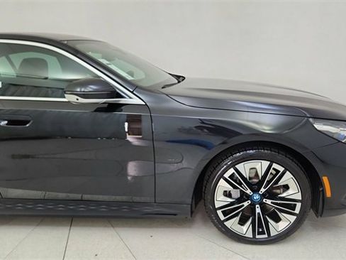 Used 2024 BMW i5 eDrive40i w/ Premium Package image 7