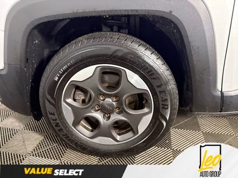 Used 2015 Jeep Renegade Sport w/ Power & Air Group FWD image 24
