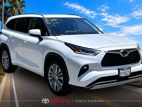 Used 2022 Toyota Highlander Platinum AWD/4WD image 1