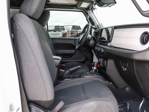 Used 2024 Jeep Wrangler Sport S image 17