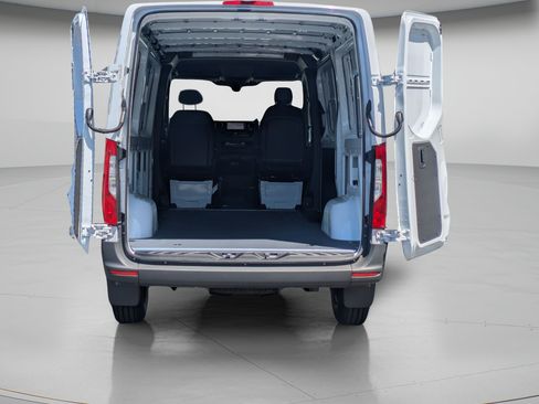 New 2026 Mercedes-Benz Sprinter 2500 image 9