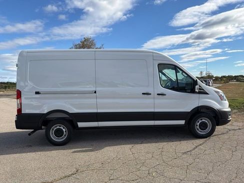New 2025 Ford Transit 250 148 Medium Roof image 4