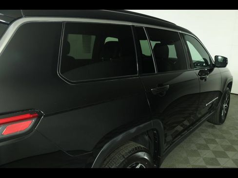 Used 2024 Jeep Grand Cherokee L Limited w/ Luxury Tech Group II AWD/4WD image 23