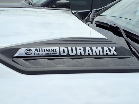 Used 2023 Chevrolet Silverado 2500 LT image 9