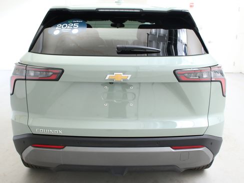 Certified 2025 Chevrolet Equinox LT FWD image 5
