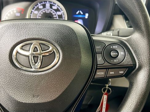 Used 2022 Toyota Corolla LE image 19