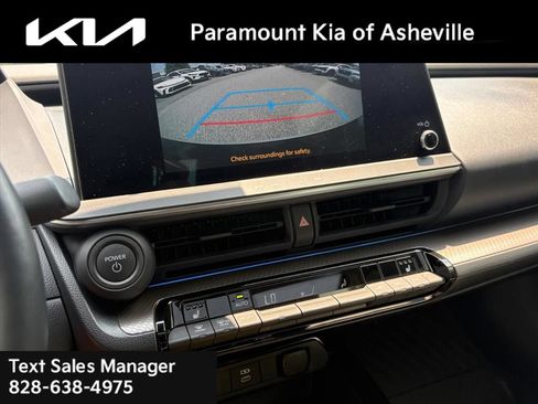 Used 2024 Toyota Prius XLE FWD image 9