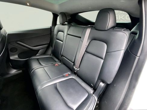 Used 2021 Tesla Model Y Long Range image 26