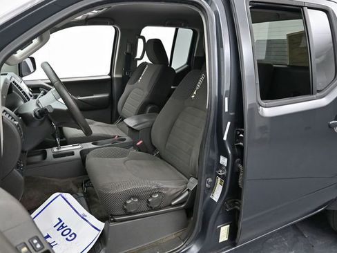 Used 2013 Nissan Frontier PRO-4X image 11