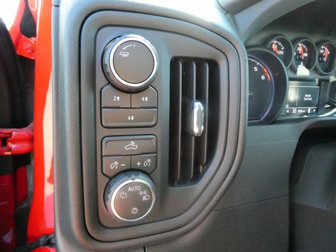 Certified 2024 Chevrolet Silverado 3500 W/T image 23