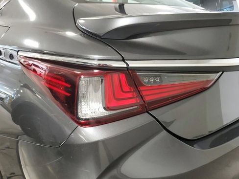 Certified 2022 Lexus ES 350 w/ Premium Package image 32