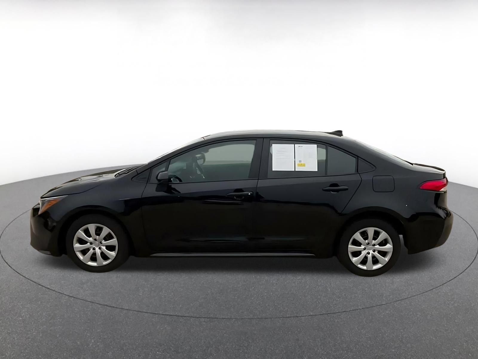 Used 2025 Toyota Corolla LE FWD image 8