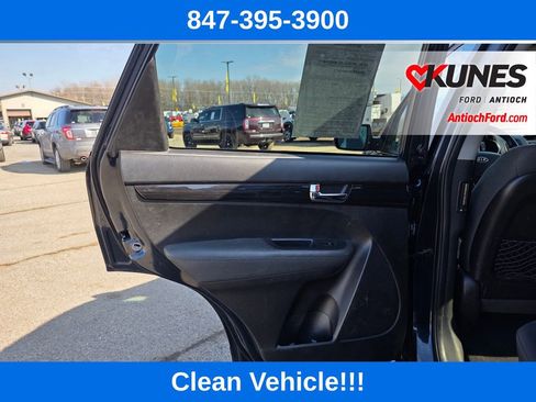 Used 2013 Kia Sorento LX w/ Convenience Pkg image 17