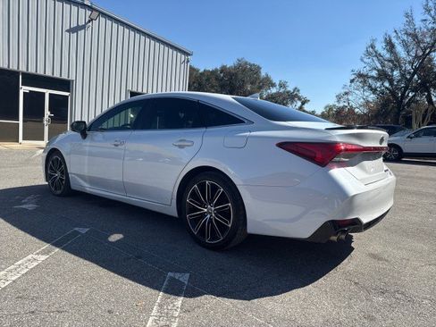 Used 2019 Toyota Avalon Touring image 11