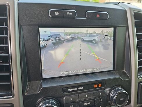 Used 2021 Ford F250 Lariat w/ Chrome Package image 21