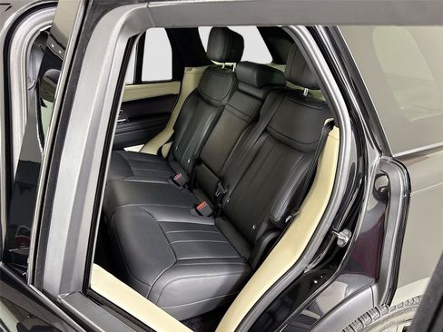 Used 2024 Land Rover Range Rover SE AWD/4WD image 23