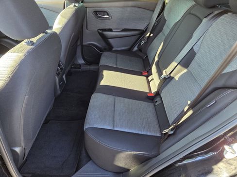 Used 2023 Nissan Rogue SV image 11