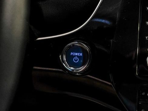 Used 2020 Toyota Prius LE FWD image 22