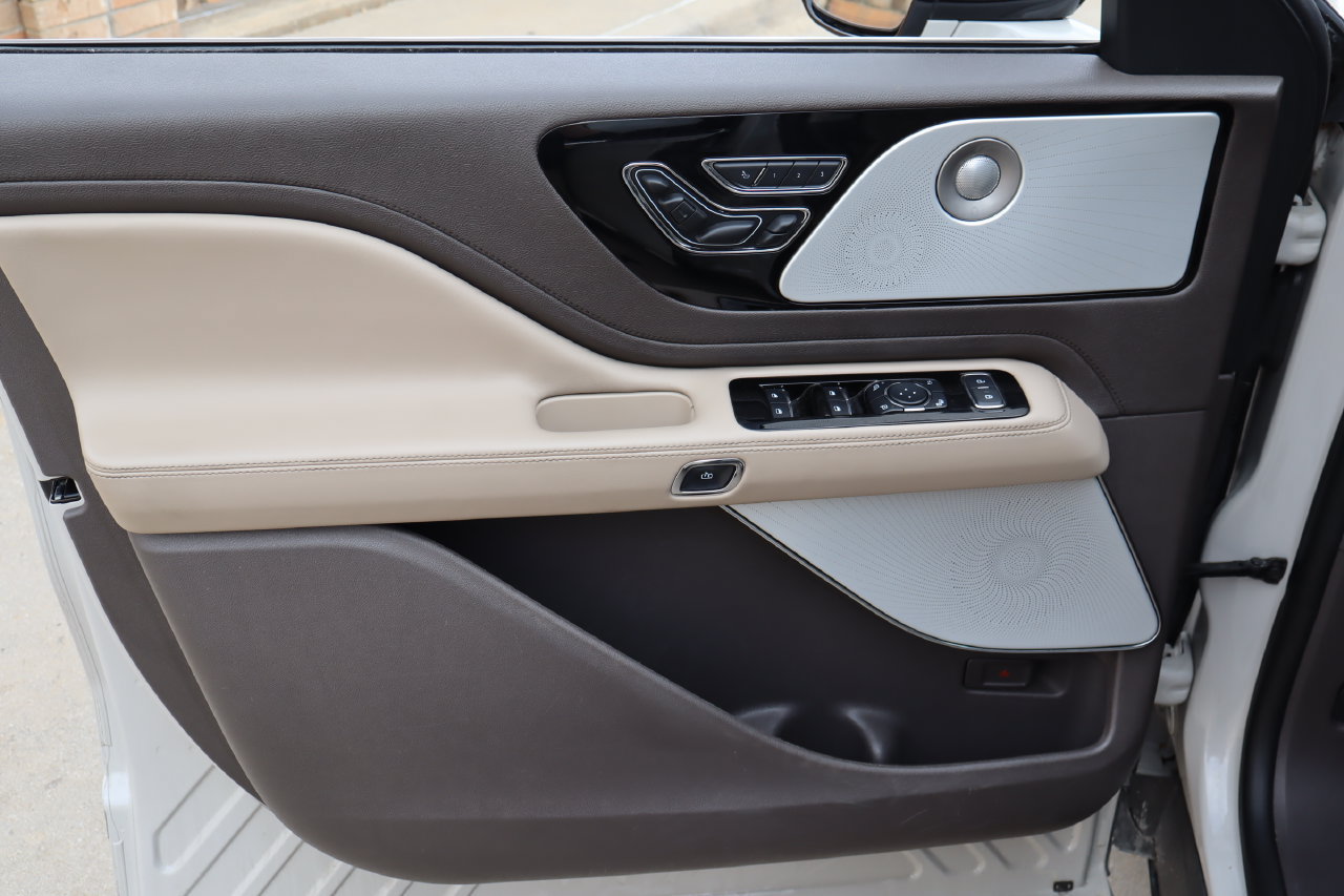 Used 2024 Lincoln Aviator Reserve w/ Equipment Group 201A RWD image 22