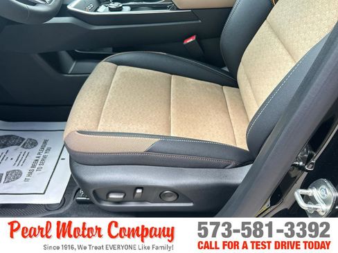 New 2026 Chevrolet Equinox ACTIV w/ Convenience Package III AWD/4WD image 10