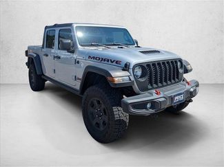 Used 2023 Jeep Gladiator Mojave w/ Trailer Tow Package AWD/4WD video 3