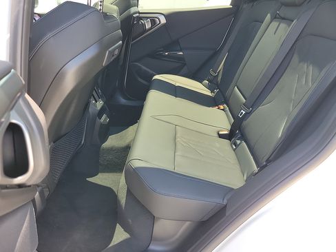 New 2026 BMW X3 xDrive30i w/ Premium Package AWD/4WD image 12