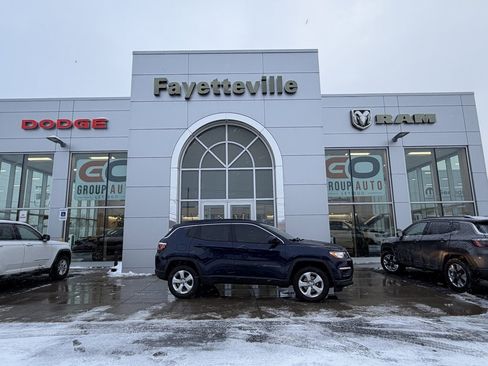 Used 2019 Jeep Compass Latitude w/ Cold Weather Group image 2