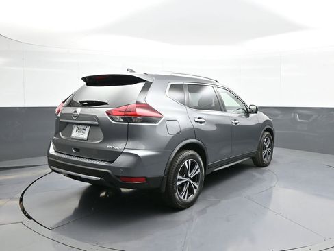 Used 2019 Nissan Rogue SV w/ Sun & Sound Touring Package image 6