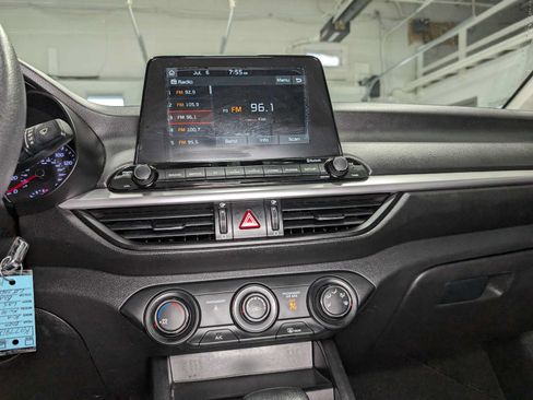 Used 2020 Kia Forte LXS FWD image 29