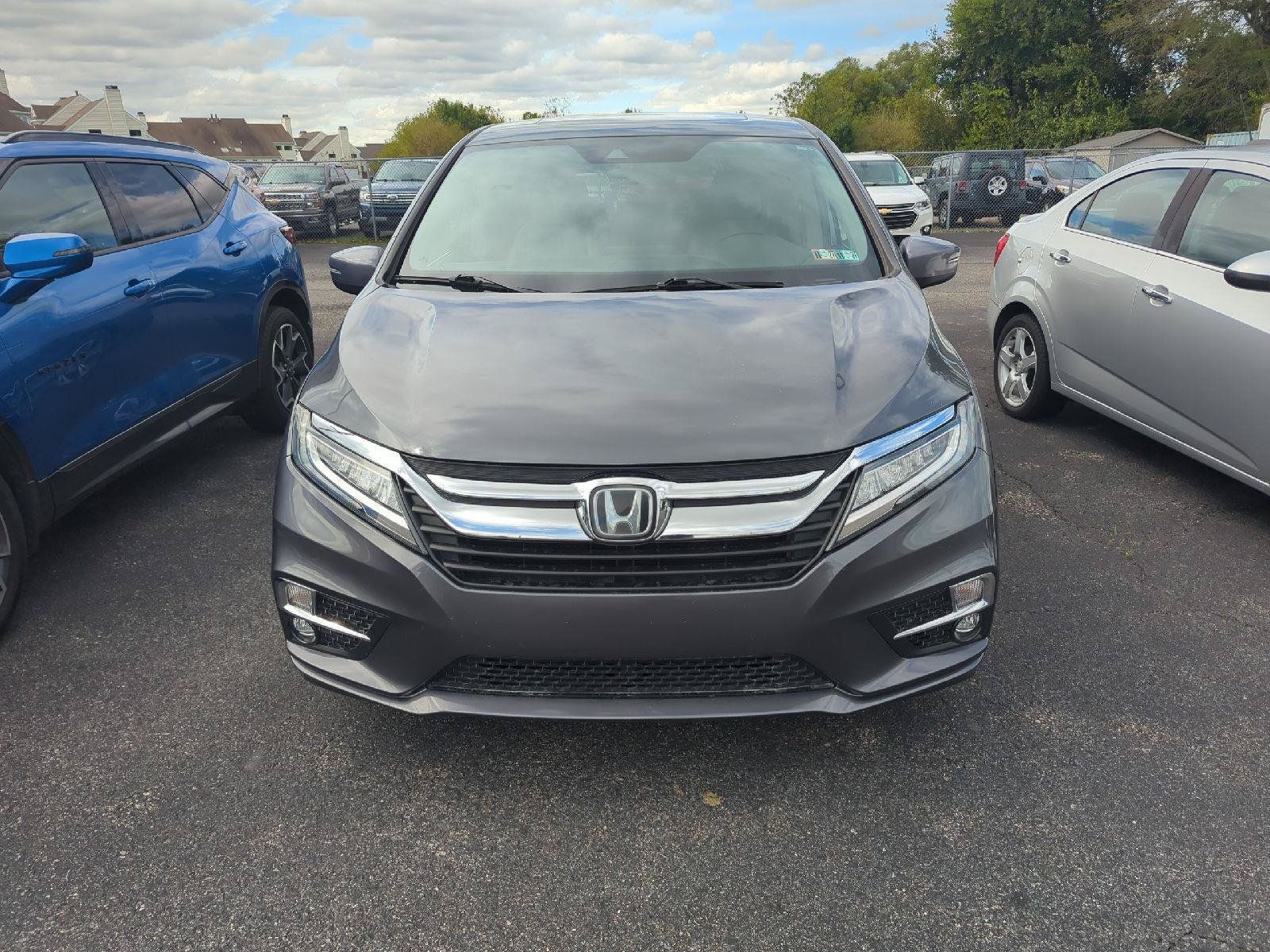 Used 2018 Honda Odyssey Touring image 2