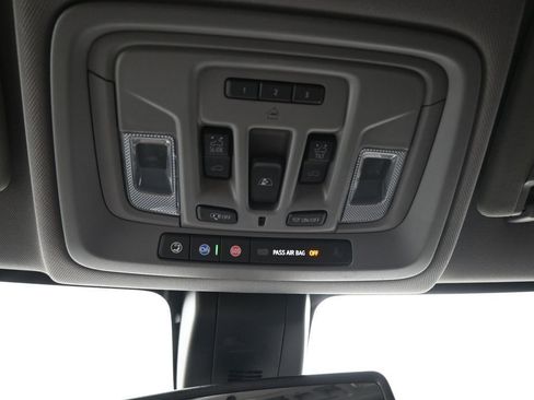 Used 2019 GMC Sierra 1500 SLT w/ SLT Premium Plus Package AWD/4WD image 17