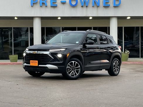 Certified 2025 Chevrolet TrailBlazer LT image 2