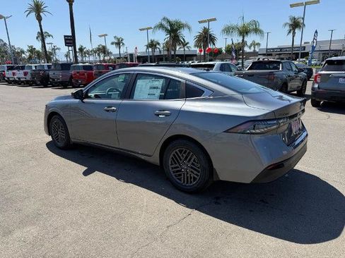 New 2026 Nissan Sentra SV w/ SV Convenience Package FWD image 4