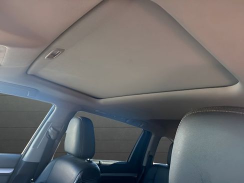 Used 2016 Toyota Highlander XLE AWD/4WD image 11