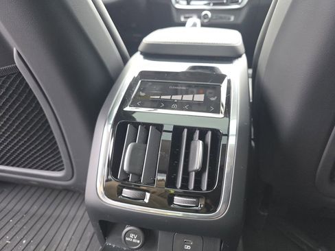 Used 2024 Volvo S90 B6 Ultimate w/ Protection Package Premier image 32