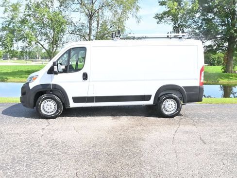 Used 2025 RAM ProMaster 2500 w/ Safety Group FWD image 4
