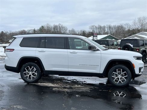 New 2025 Jeep Grand Cherokee L Limited w/ Trailer Tow Package image 52