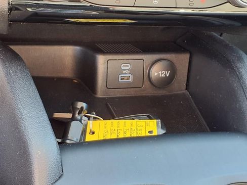 Used 2022 Ford Escape SE w/ Cold Weather Package image 13