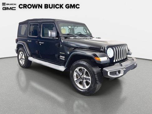 Used 2019 Jeep Wrangler Unlimited Sahara AWD/4WD image 3