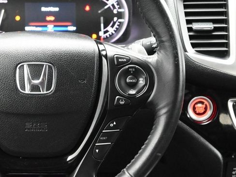 Used 2017 Honda Pilot Touring image 34