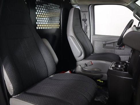 Used 2024 GMC Savana 2500 w/ Driver Convenience Package image 22