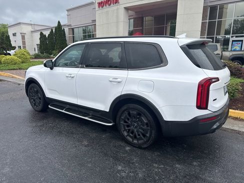 Used 2022 Kia Telluride SX w/ SX Prestige Package AWD/4WD image 3