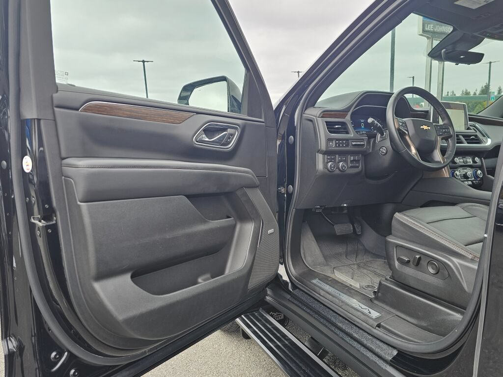 Certified 2023 Chevrolet Tahoe High Country AWD/4WD image 24
