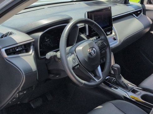 Used 2024 Toyota Corolla Cross XLE w/ Convenience Package AWD/4WD image 10
